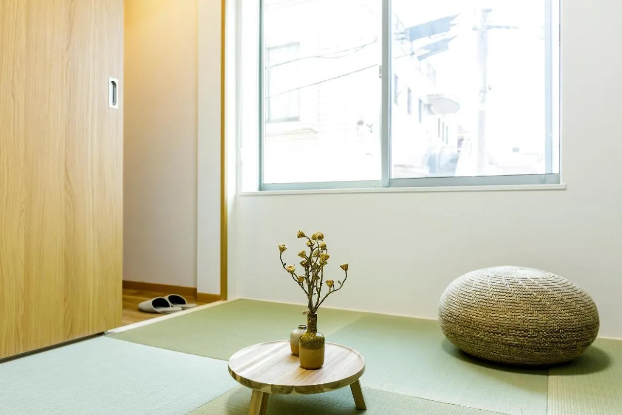【楽宿nishishinjuku】新築3階建 まるまる貸切最大8名 駅近5分 各階wifi 飲食多数 Tokyo Apartment