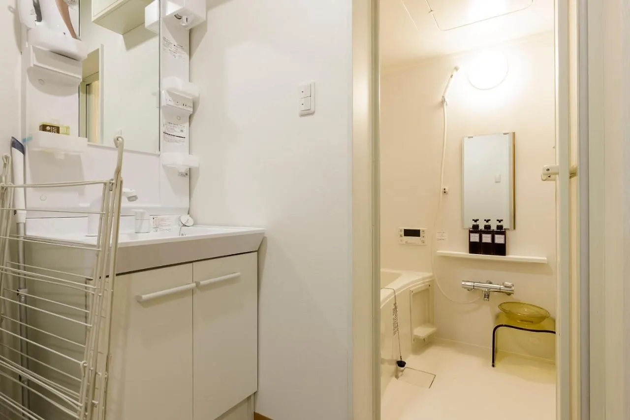 Apartament 【楽宿nishishinjuku】新築3階建 まるまる貸切最大8名 駅近5分 各階wifi 飲食多数 Tokio Japonia