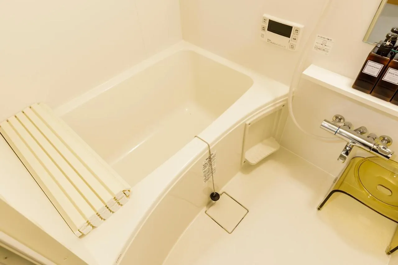【楽宿nishishinjuku】新築3階建 まるまる貸切最大8名 駅近5分 各階wifi 飲食多数 Tokio Apartament