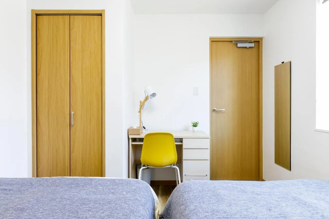 Apartament 【楽宿nishishinjuku】新築3階建 まるまる貸切最大8名 駅近5分 各階wifi 飲食多数 Tokio